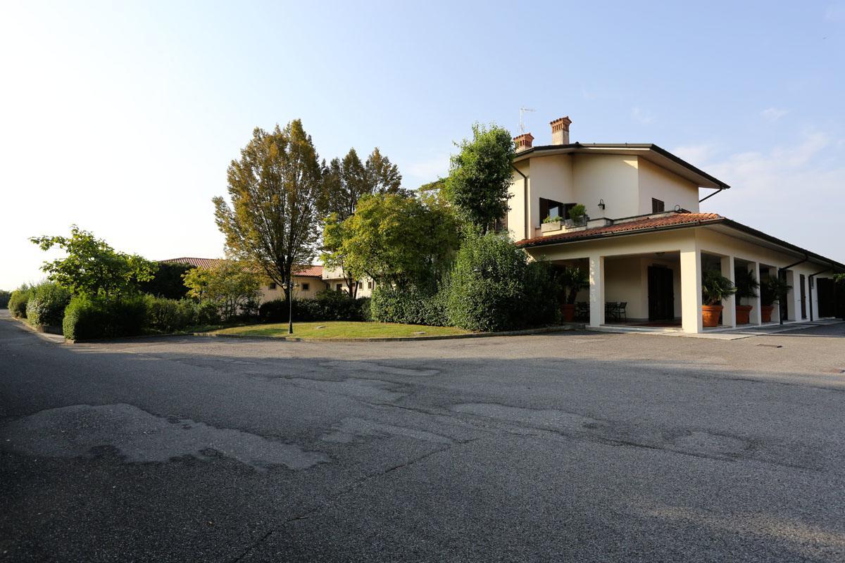 Hotel Franciacorta Paderno Franciacorta Eksteriør bilde